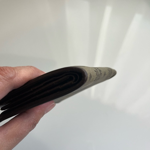 MCM SMALL MONOGRAM MEN’S WALLET - Picture 12 of 12